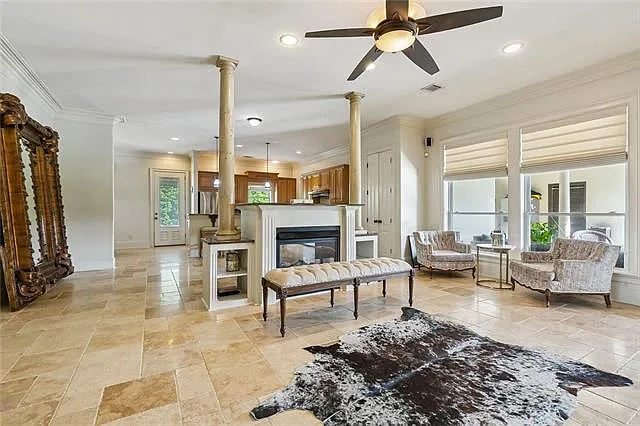 5 bed, 4.5 bath, 4140 sqft, $5,000 — Photo 3