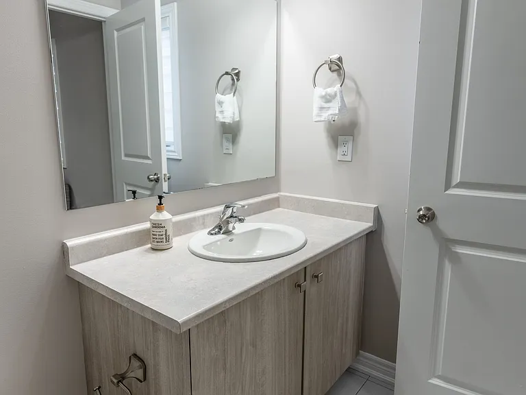 648 Lemay Grv — Photo 27