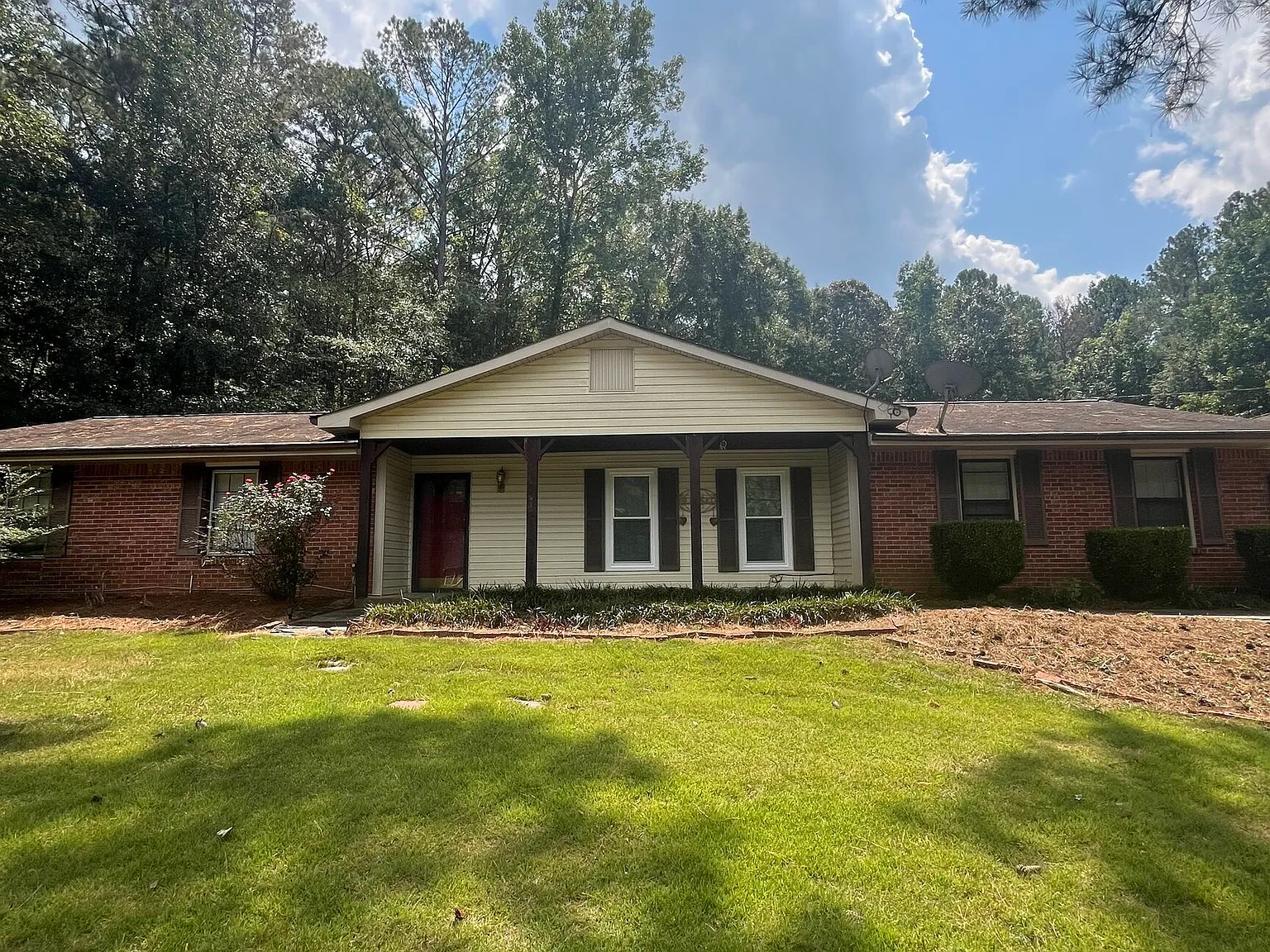 3 bed, 2.0 bath, 1444 sqft, $1,850 — Photo 1