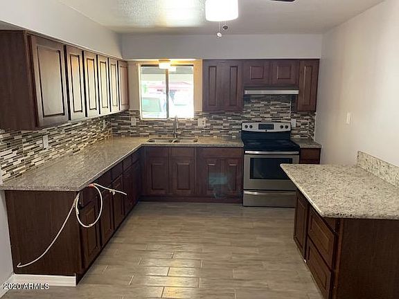2nd image of 552 E Royal Palms Dr