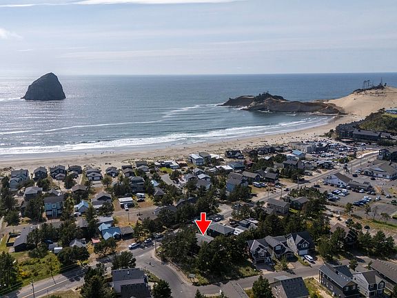 2nd image of 33505 Cape Kiwanda Dr