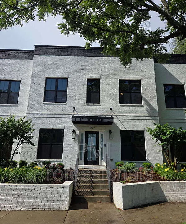 219 S Bilbro Ave