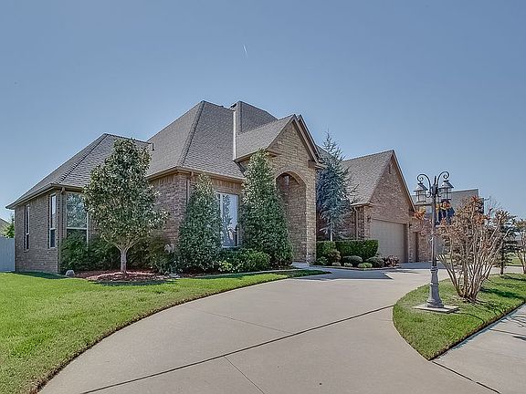 5th image of 2704 SW 135th St