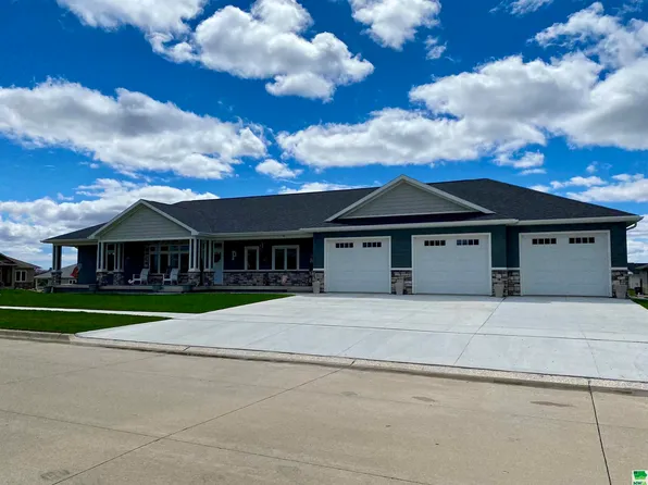 590 Dogwood Dr SE, Le Mars, IA 51031