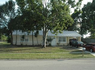 433 NE Camelot Dr, Pt Saint Lucie, FL 34953