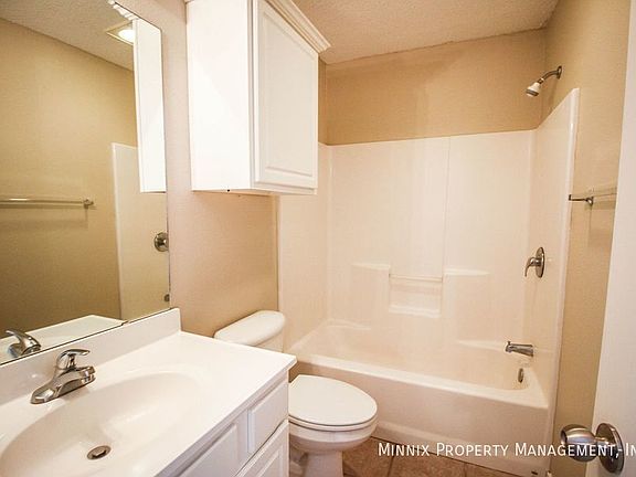 3rd image of 807 N Englewood Ave APT B