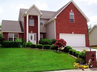 206 Cottonwood Meadow Rd, Powell, TN 37849