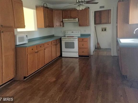 3rd image of 6741 Willowbrook Dr