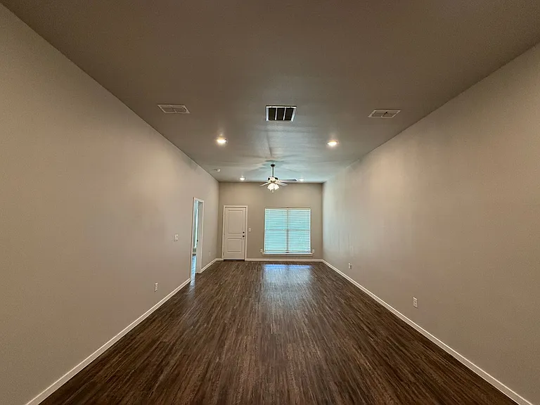 2110 Kokomo Ave — Photo 3