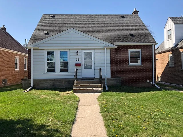 35 165th Pl photo 1