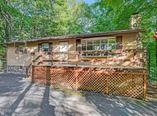 22 Forest Ln, Lake Ariel, PA 18436