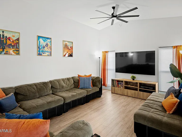 1027 W Peralta Ave — Photo 13