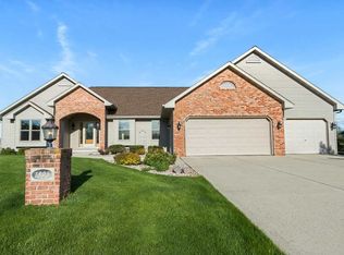 1895 Little Valley Ct, De Pere, WI 54115