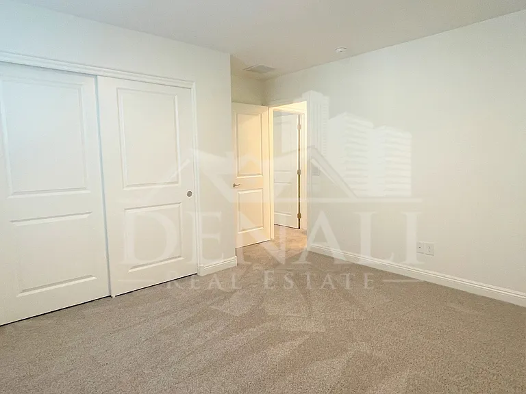 242 N Sunrise — Photo 27