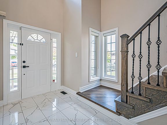 3rd image of 103 Winifred St