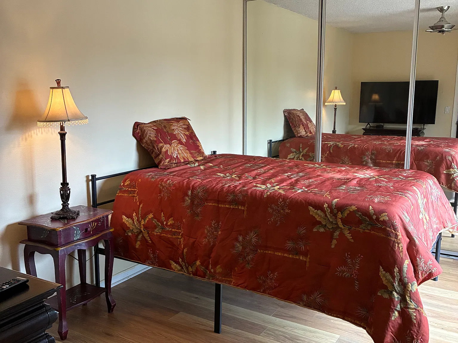 2 bed, $900 — Photo 1