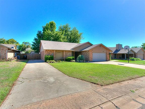 2nd image of 1910 Bowling Green Pl