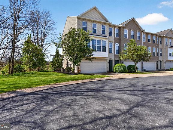 2nd image of 407 Brook Meadow Dr