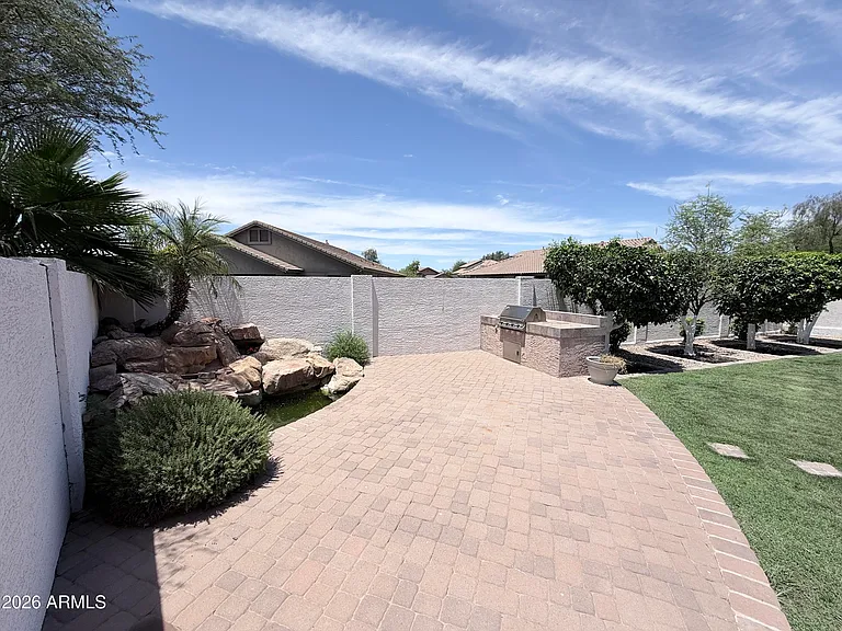 7310 E Mallory Cir — Photo 28