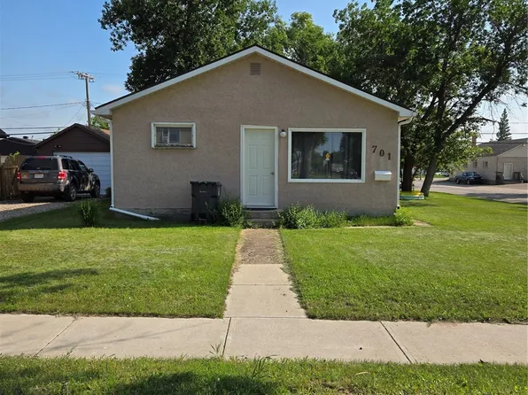 701 3rd Street, Estevan, SK S4A 0P7