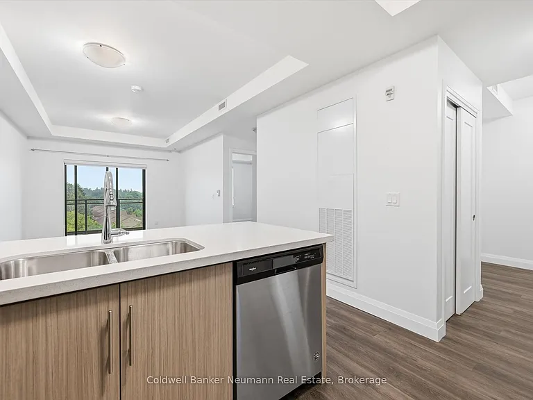 30 Hamilton St S #601 — Photo 10