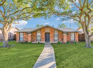 2906 High Plateau Dr, Garland, TX 75044