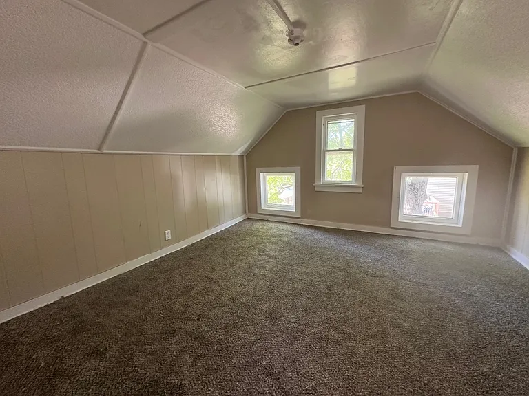 233 E Broadway St #C — Photo 5