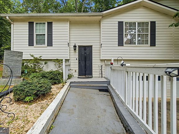 5th image of 40 Cade Ct