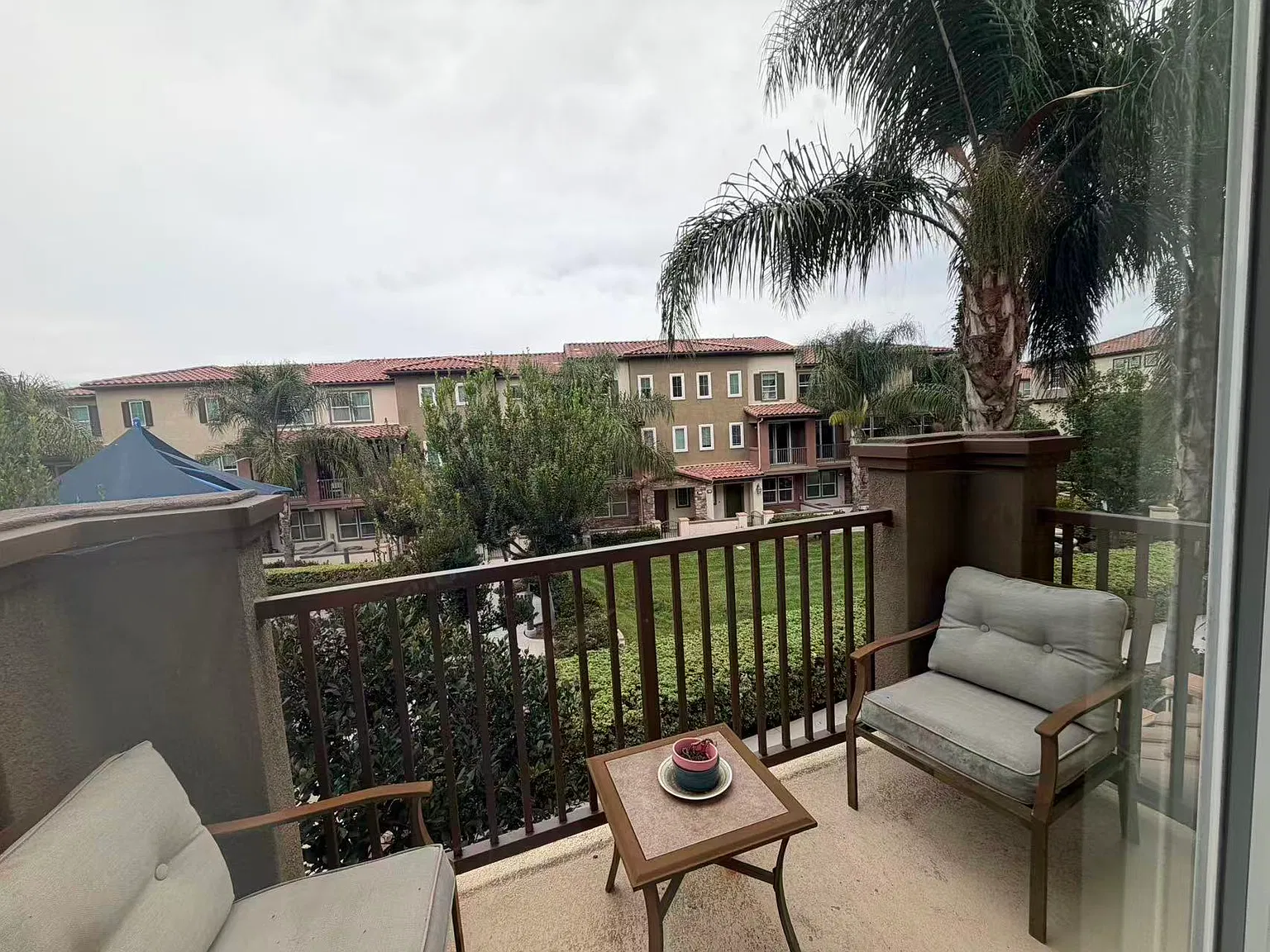 3 bed, 3.5 bath, 1672 sqft, $3,450 — Photo 1