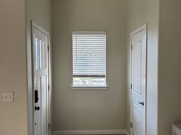 5th image of 1405 Yosemite Dr