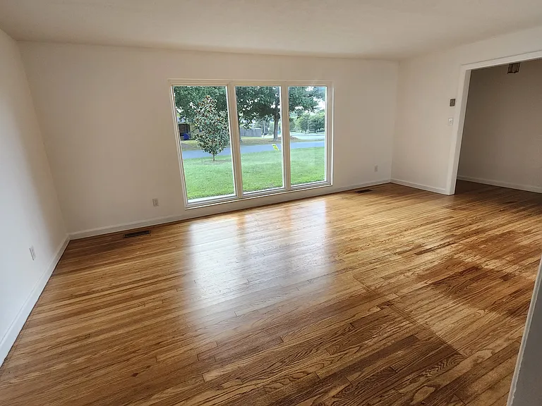 2322 Oakland Dr NW — Photo 9
