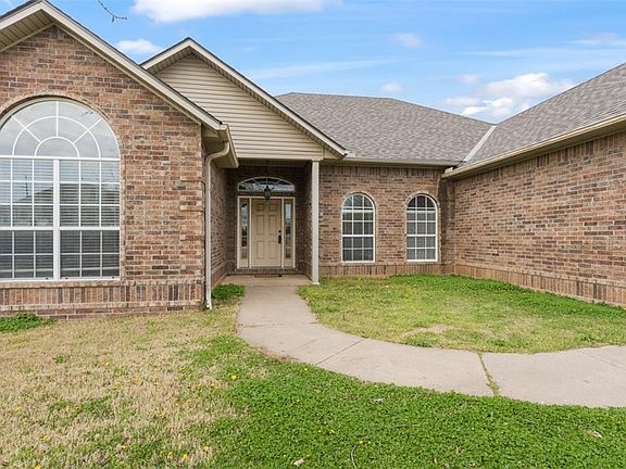 2nd image of 2800 SW Aster Way