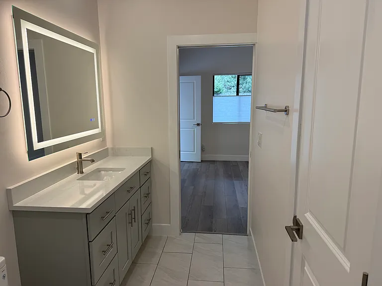 3212 S High St — Photo 12