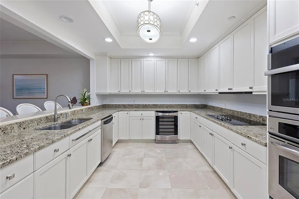 2 bed, 2.0 bath, 1686 sqft, $7,500 — Photo 4