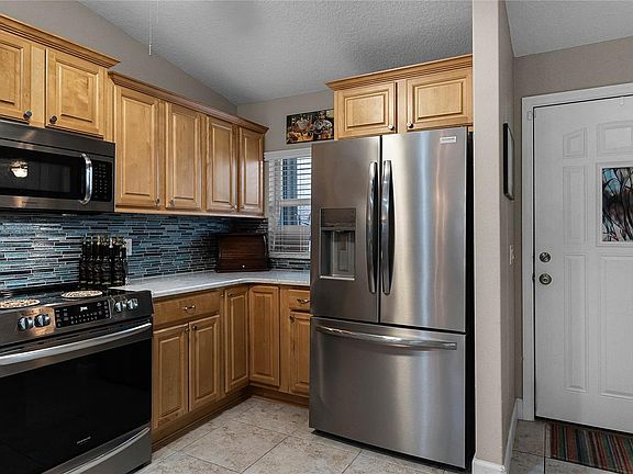 4th image of 2259 Hawks Cove Cir