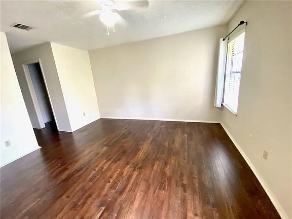 5th image of 8400 Jamestown Dr APT 324