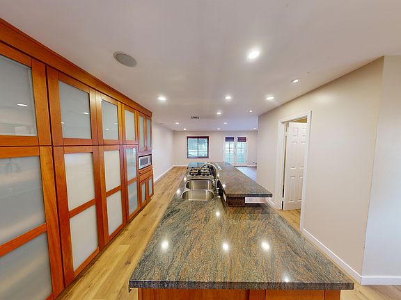 3rd image of 1996 Diamond St Unit 2