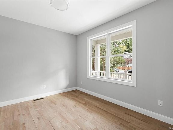 3rd image of 10 Hamilton Ave