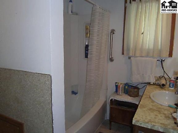 5th image of 1003 W 24th Ave