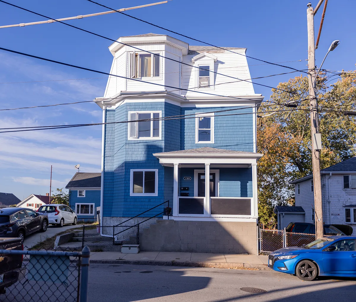 Building Photo - 400 Snell St