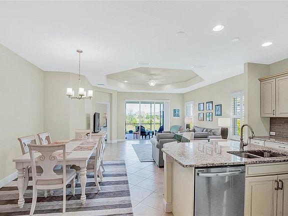 5th image of 7412 Parkshore Dr