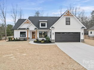 1113 Heather Oak Ln, Oakboro, NC 28129