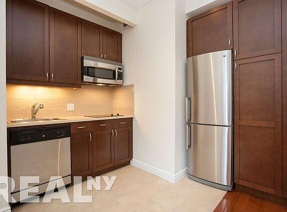 3rd image of 488 7th Ave APT 5F