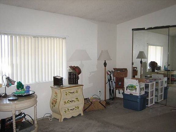 4th image of 729 Stoneridge Dr