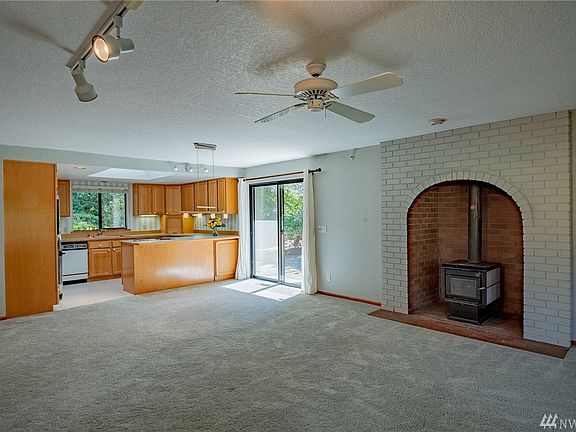 4th image of 240 N Fairway Dr W