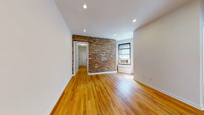 Rented by Bond New York | media 1