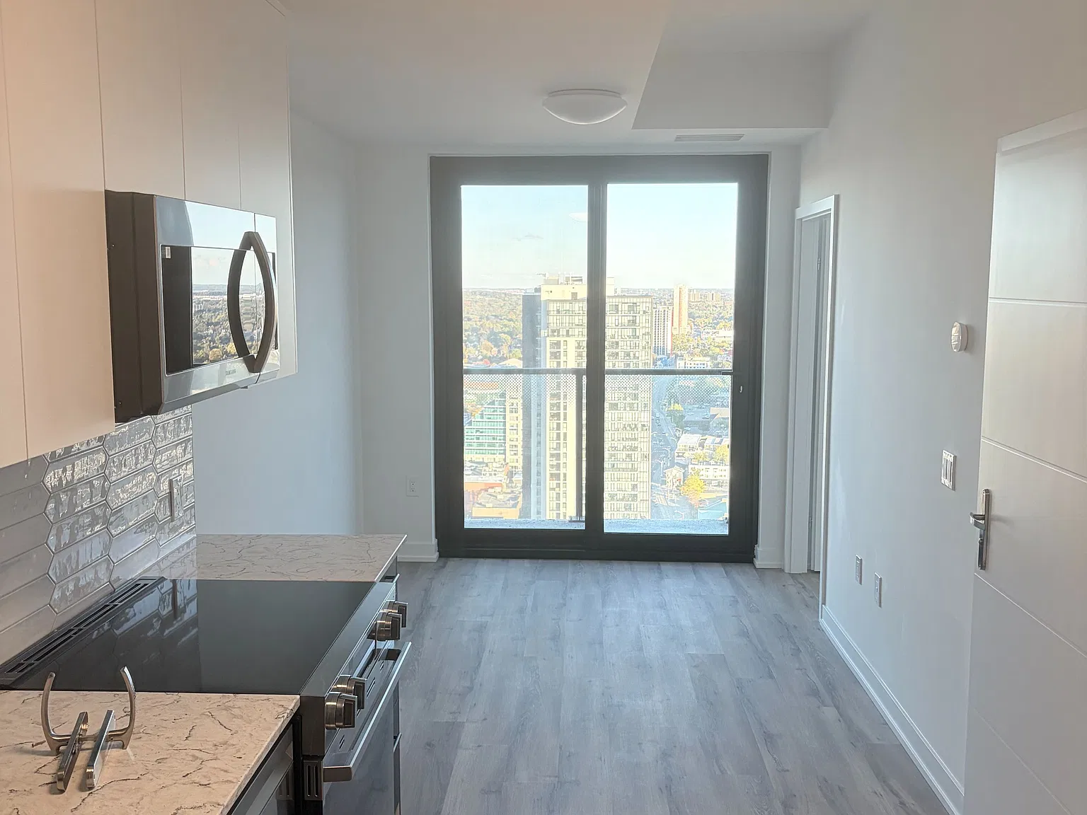 2 bed, $1,900 — Photo 3