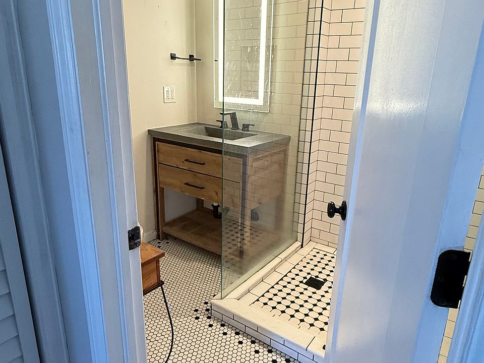 1st image of 1300 W Gill Pl