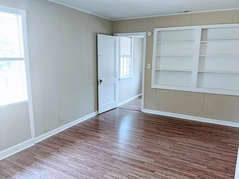2435 Ridge Rd — Photo 6