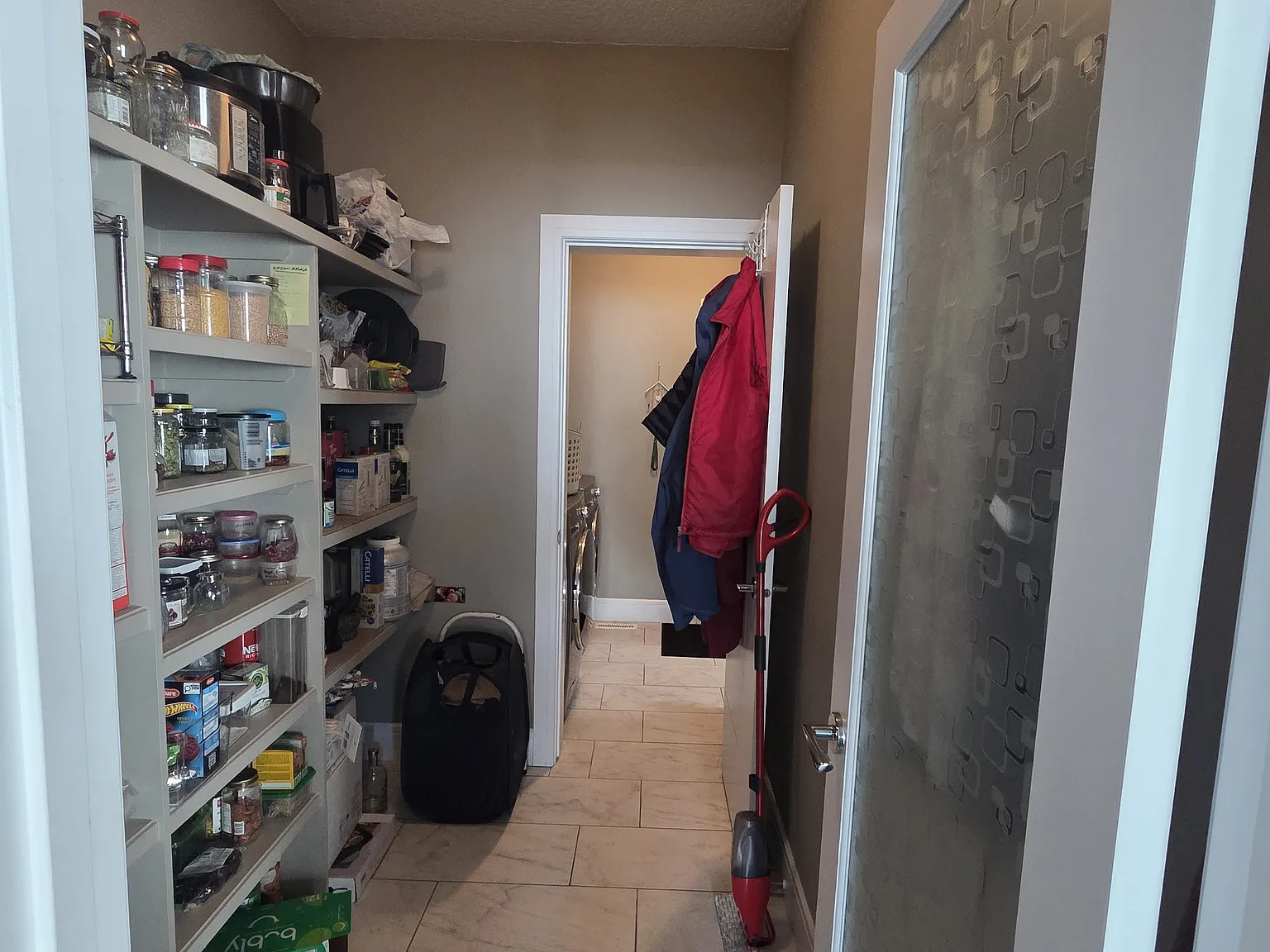 5252 17 Avenue SW — Photo 2